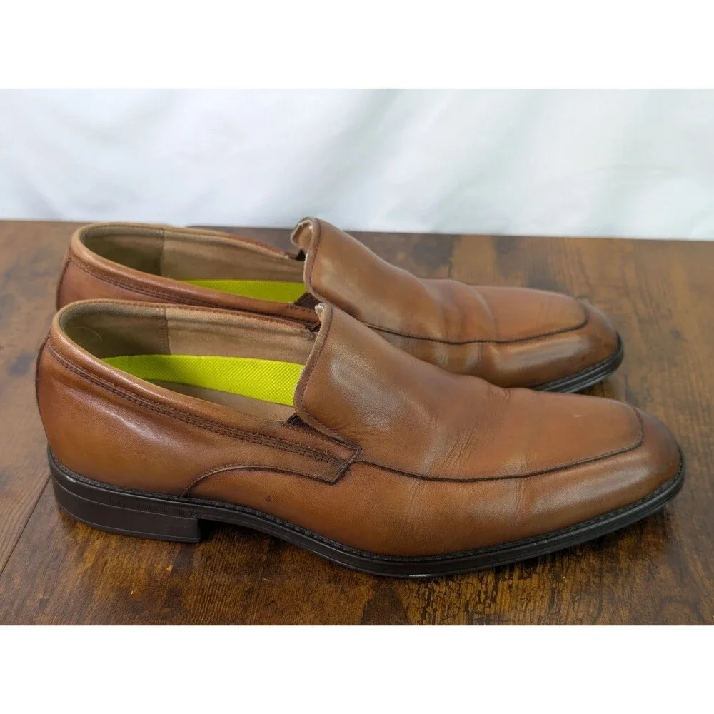 Florsheim took photos